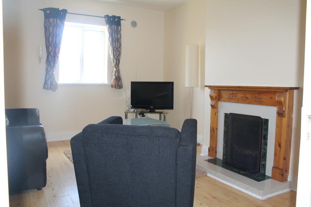 Serviced Apartments Wexford Room photo